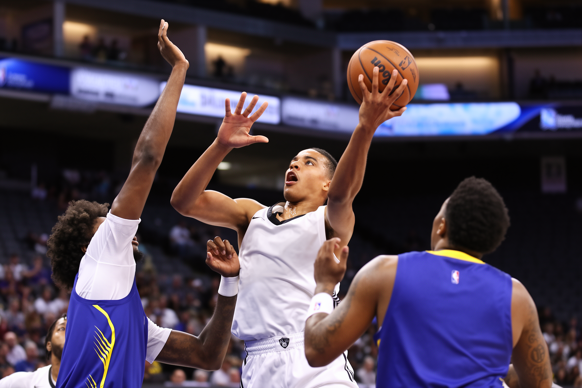 AOA SPORTS - 路易斯维尔新星米卡尔·布朗 Jr.：夏季联赛首秀绽放 NBA 梦想 - aoa体育